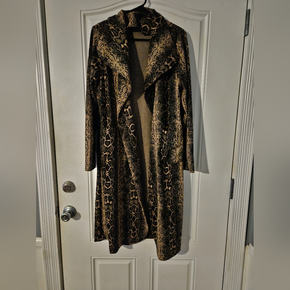 Snake print drape coat